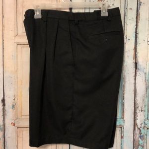 Haggar Men’s Black Shorts 38W